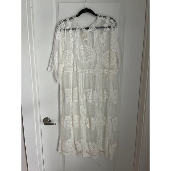 Lace Kimono - Picture 2 of 4